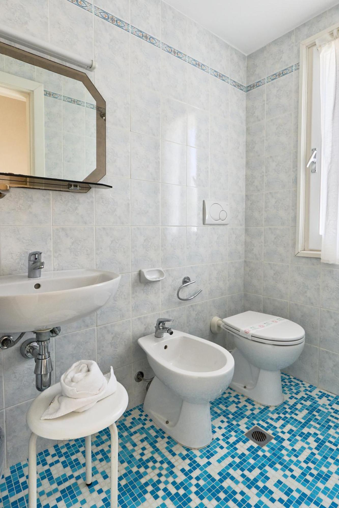 Hotel Bruna B&B Милано Мартима Екстериор снимка