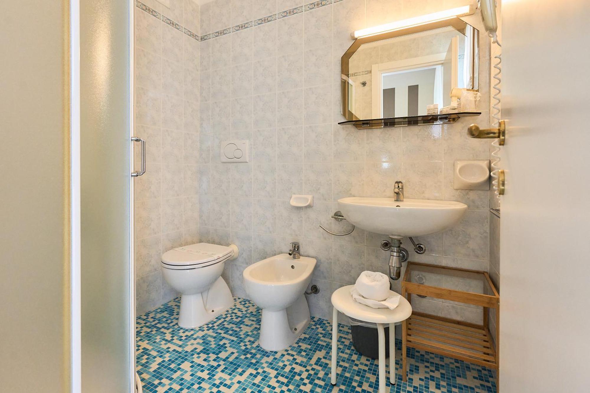 Hotel Bruna B&B Милано Мартима Екстериор снимка