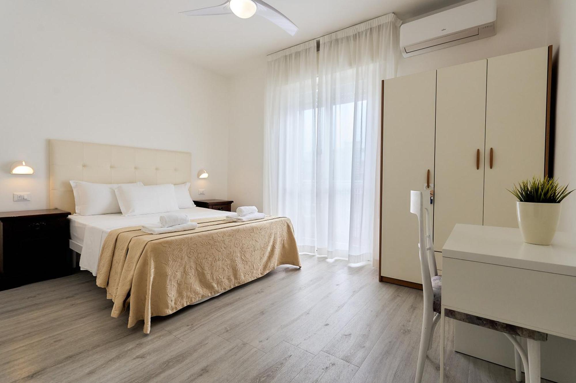 Hotel Bruna B&B Милано Мартима Екстериор снимка